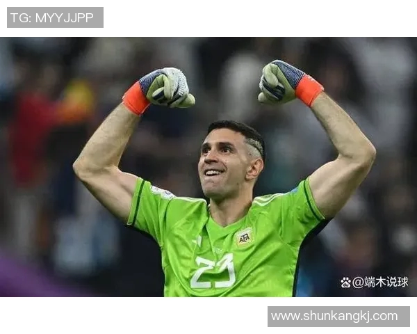 美国足球明星马丁的传奇旅程与对足球的热爱故事