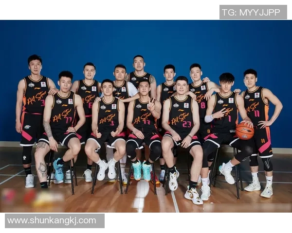 可惜的篮球明星们在赛场上的辉煌与遗憾瞬间回顾